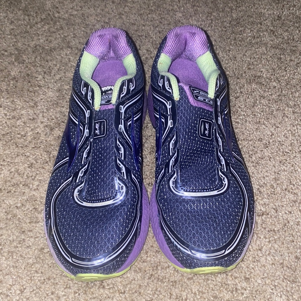 Brooks, size 9, purple